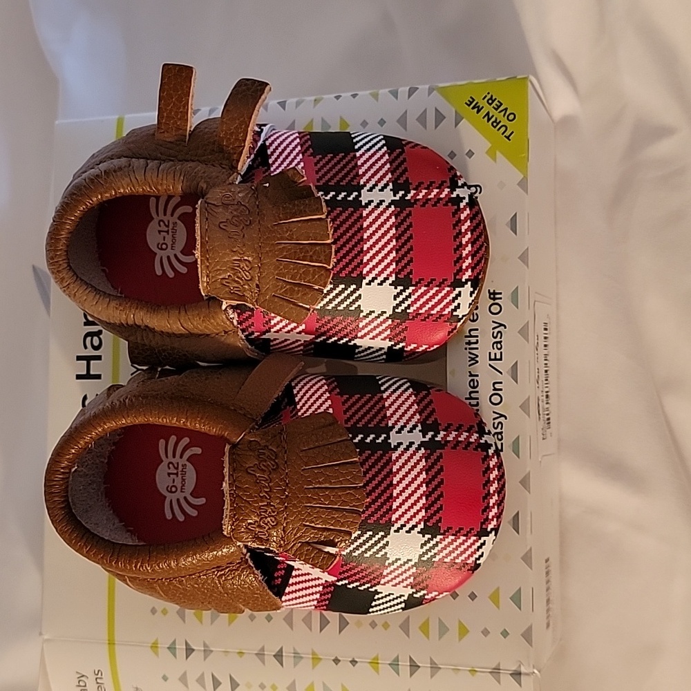 Itzy Ritzy NIB Lumberjack Plain Baby Mocs Red and Black Size 6-12 Months